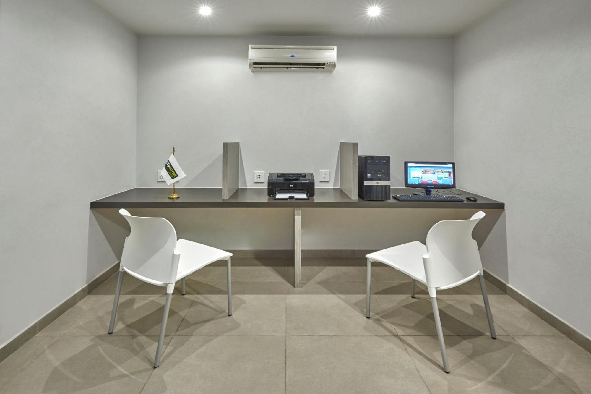 City Express Junior By Marriott Toluca Zona Industrial Bagian luar foto
