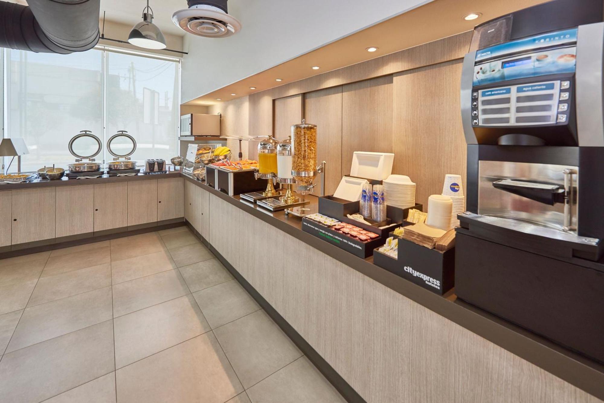 City Express Junior By Marriott Toluca Zona Industrial Bagian luar foto