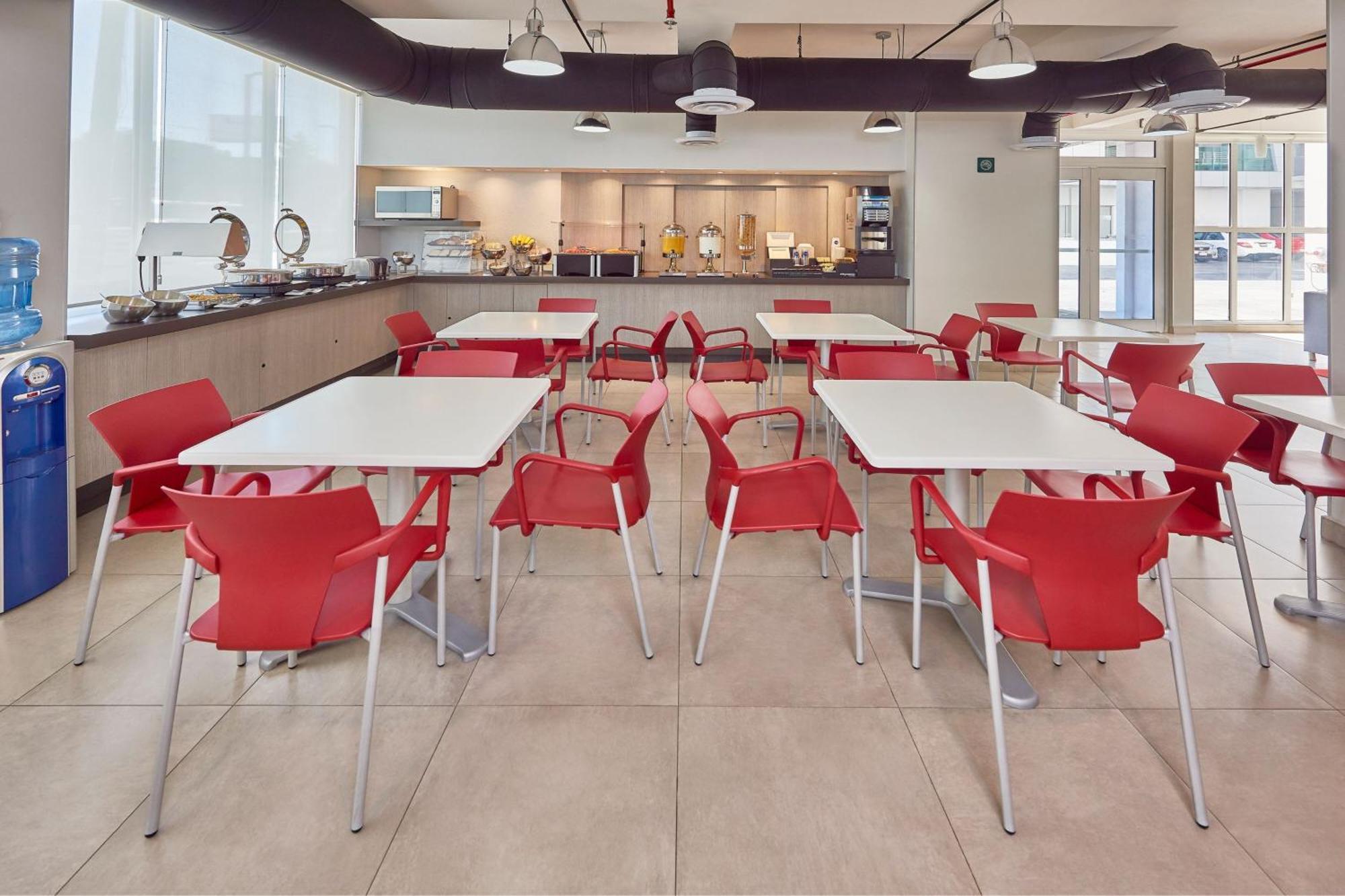 City Express Junior By Marriott Toluca Zona Industrial Bagian luar foto