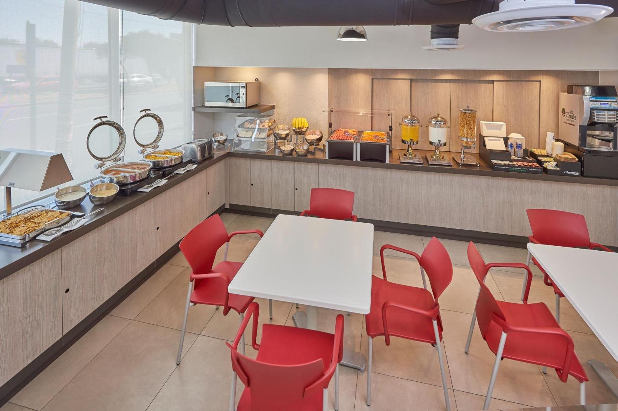 City Express Junior By Marriott Toluca Zona Industrial Bagian luar foto