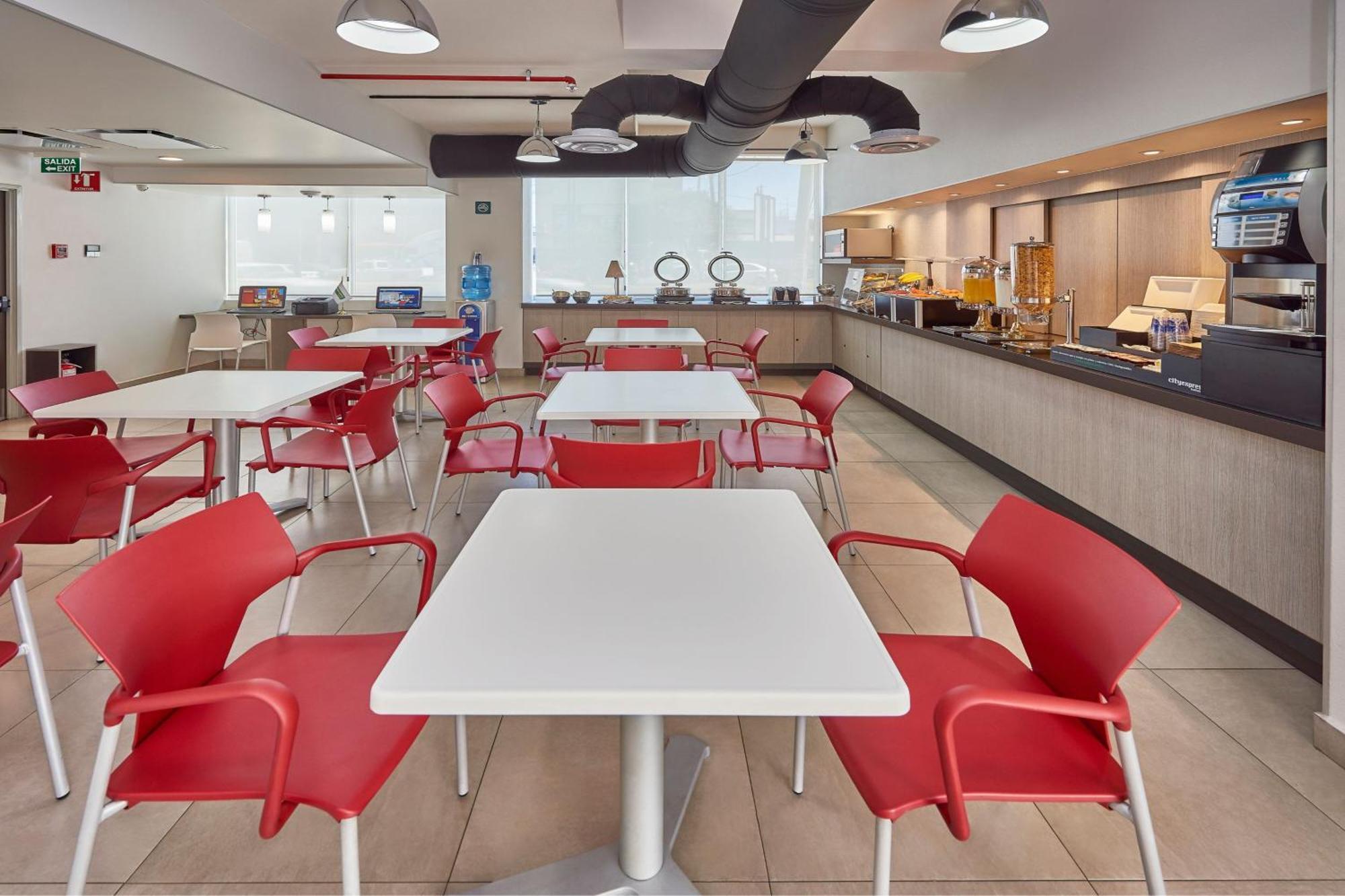City Express Junior By Marriott Toluca Zona Industrial Bagian luar foto