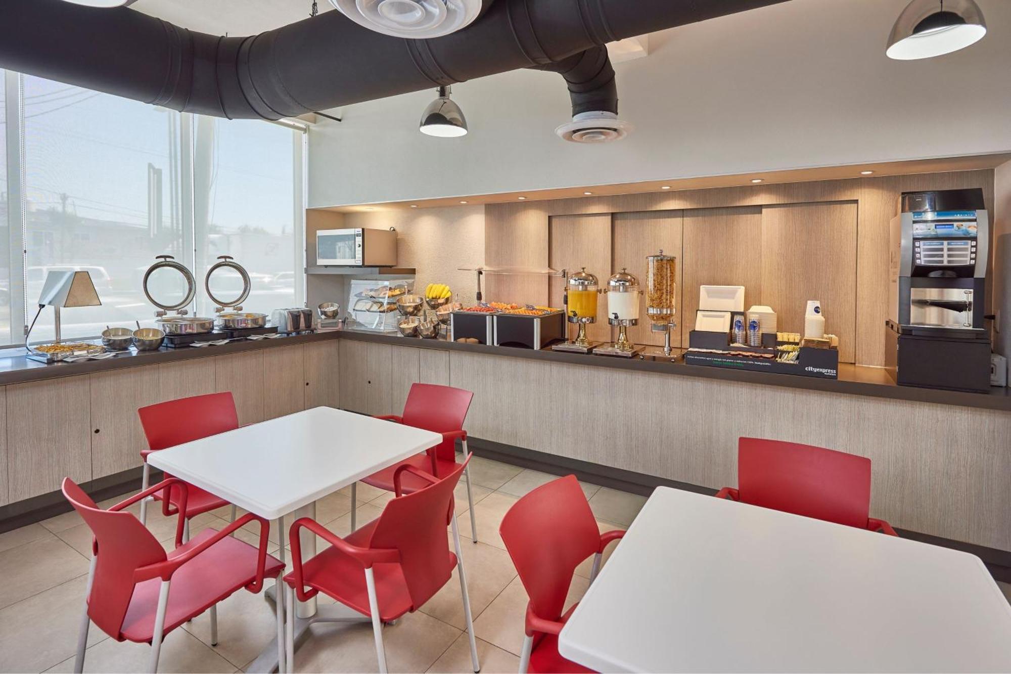 City Express Junior By Marriott Toluca Zona Industrial Bagian luar foto