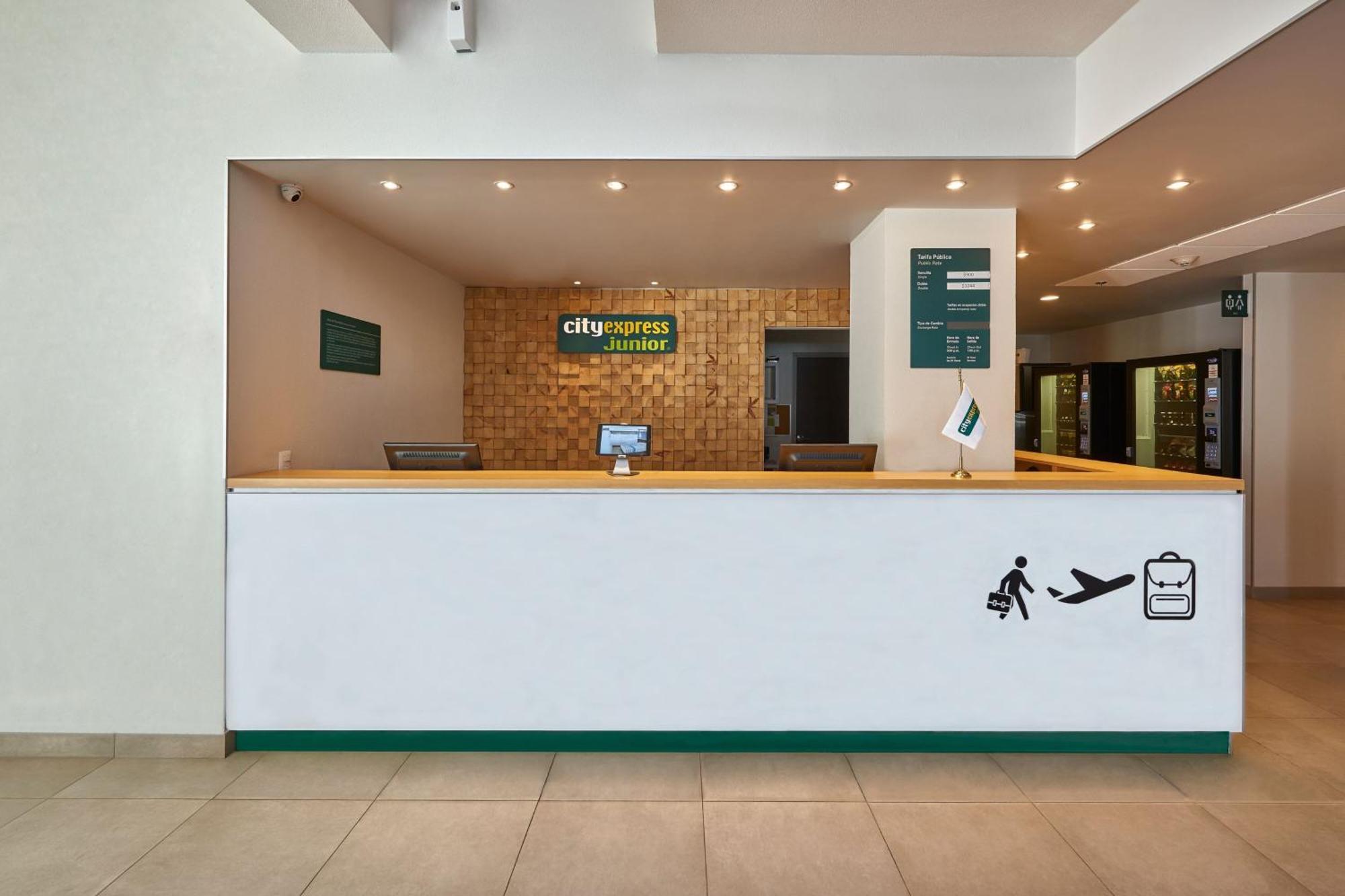 City Express Junior By Marriott Toluca Zona Industrial Bagian luar foto