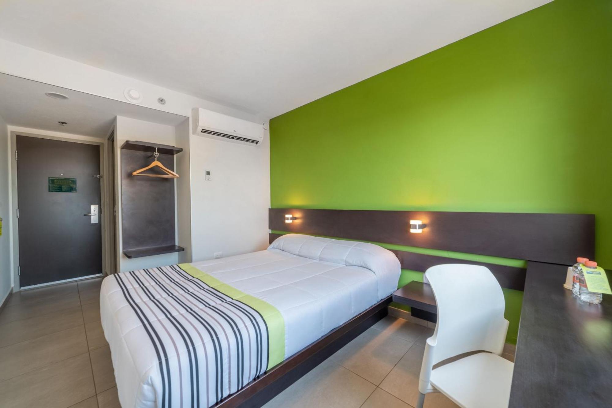 City Express Junior By Marriott Toluca Zona Industrial Bagian luar foto