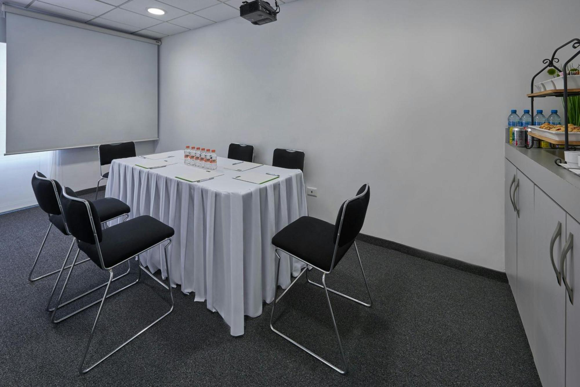 City Express Junior By Marriott Toluca Zona Industrial Bagian luar foto
